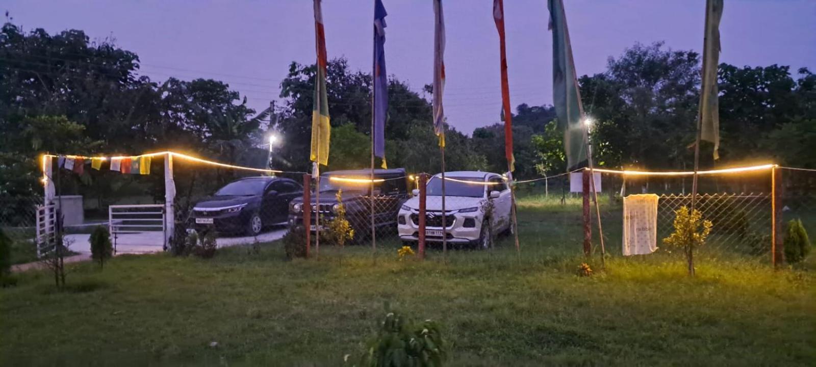 Krishna Farms And Village Resort Силигури Екстериор снимка